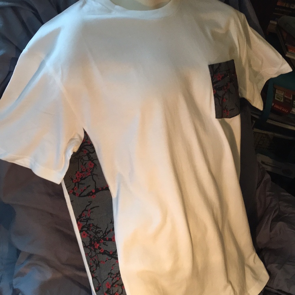 Rock Smith - (L) T-Shirt w/ Pocket w/ Side designs